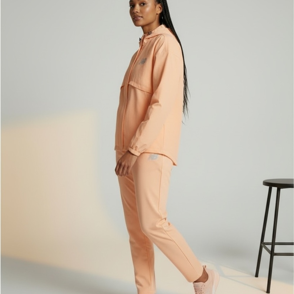 New Balance Women's Peach Jacket Size Medium - Picture 7 of 8
